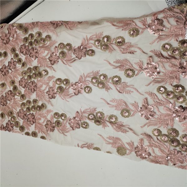 Lilac sequined lace fabric - Image 4